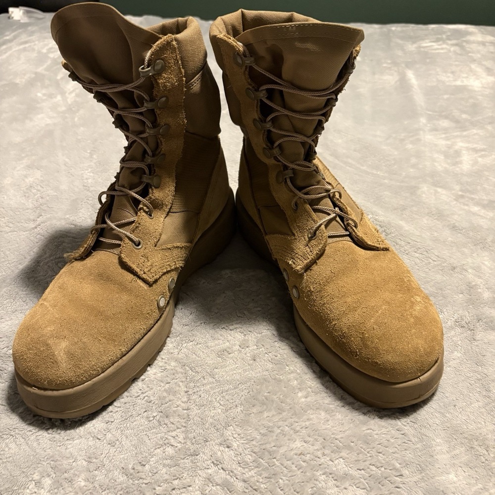 US Army Hot Weather Combat Boots 10.5 R Coyote Tan Vibram Made USA Military